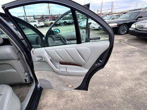 Used 1997 Cadillac Catera image 42