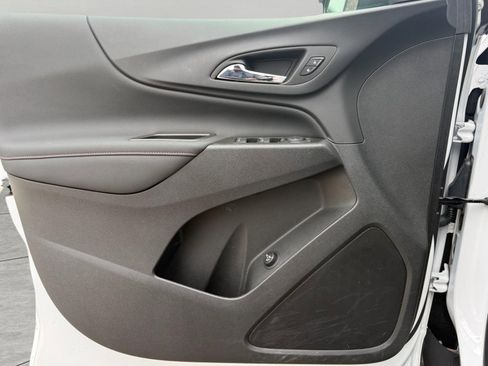 Used 2023 Chevrolet Equinox RS image 20