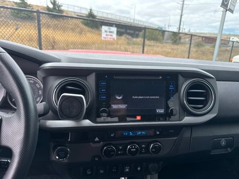 Used 2016 Toyota Tacoma TRD Sport RWD image 18