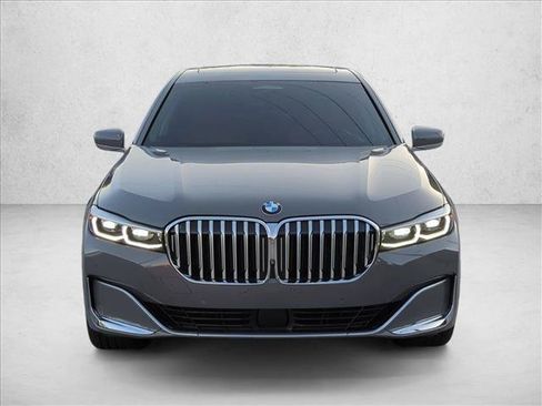 Used 2020 BMW 750i xDrive AWD/4WD image 2