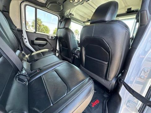 Used 2023 Jeep Gladiator Sport AWD/4WD image 22