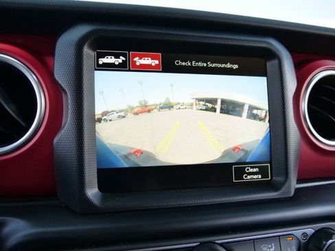 Used 2022 Jeep Gladiator Rubicon w/ LED Lighting Group AWD/4WD image 20