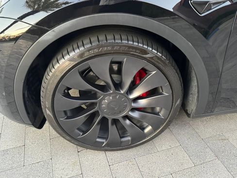 Used 2023 Tesla Model Y Performance AWD/4WD image 20