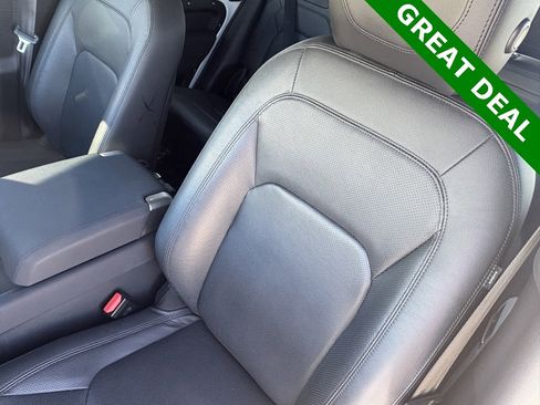 Used 2023 Land Rover Defender 130 SE image 34