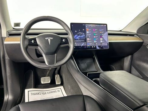 Used 2021 Tesla Model Y Long Range image 18