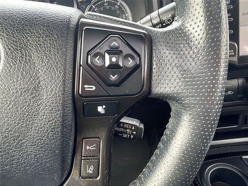 Used 2020 Toyota 4Runner TRD Off-Road Premium image 25