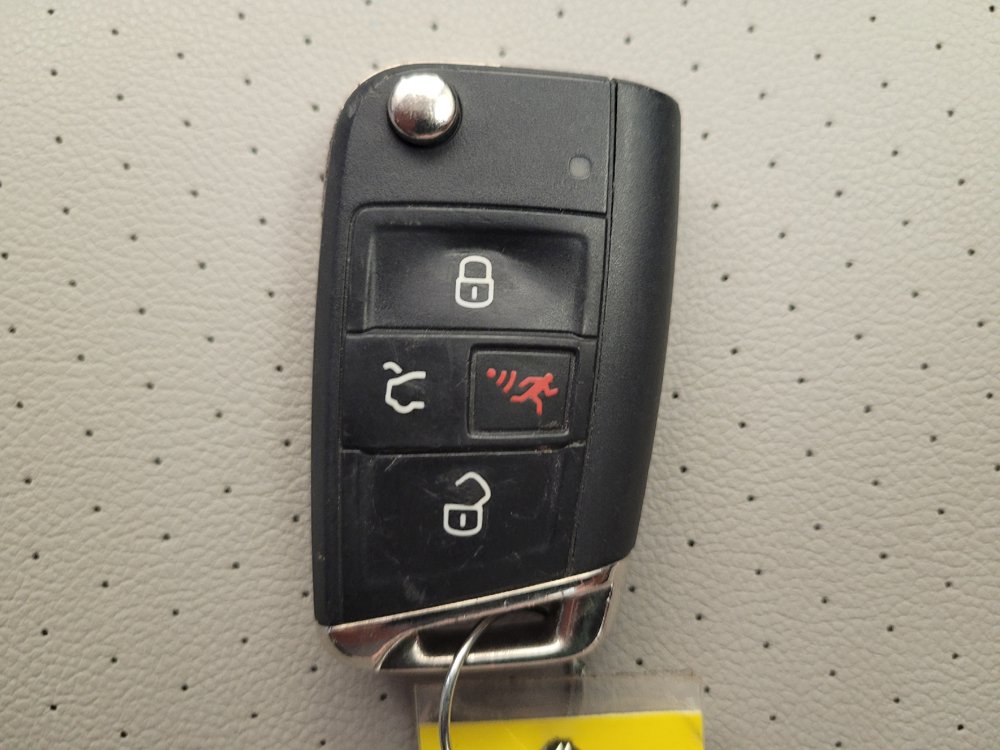 Used 2021 Volkswagen Tiguan SEL AWD/4WD image 32
