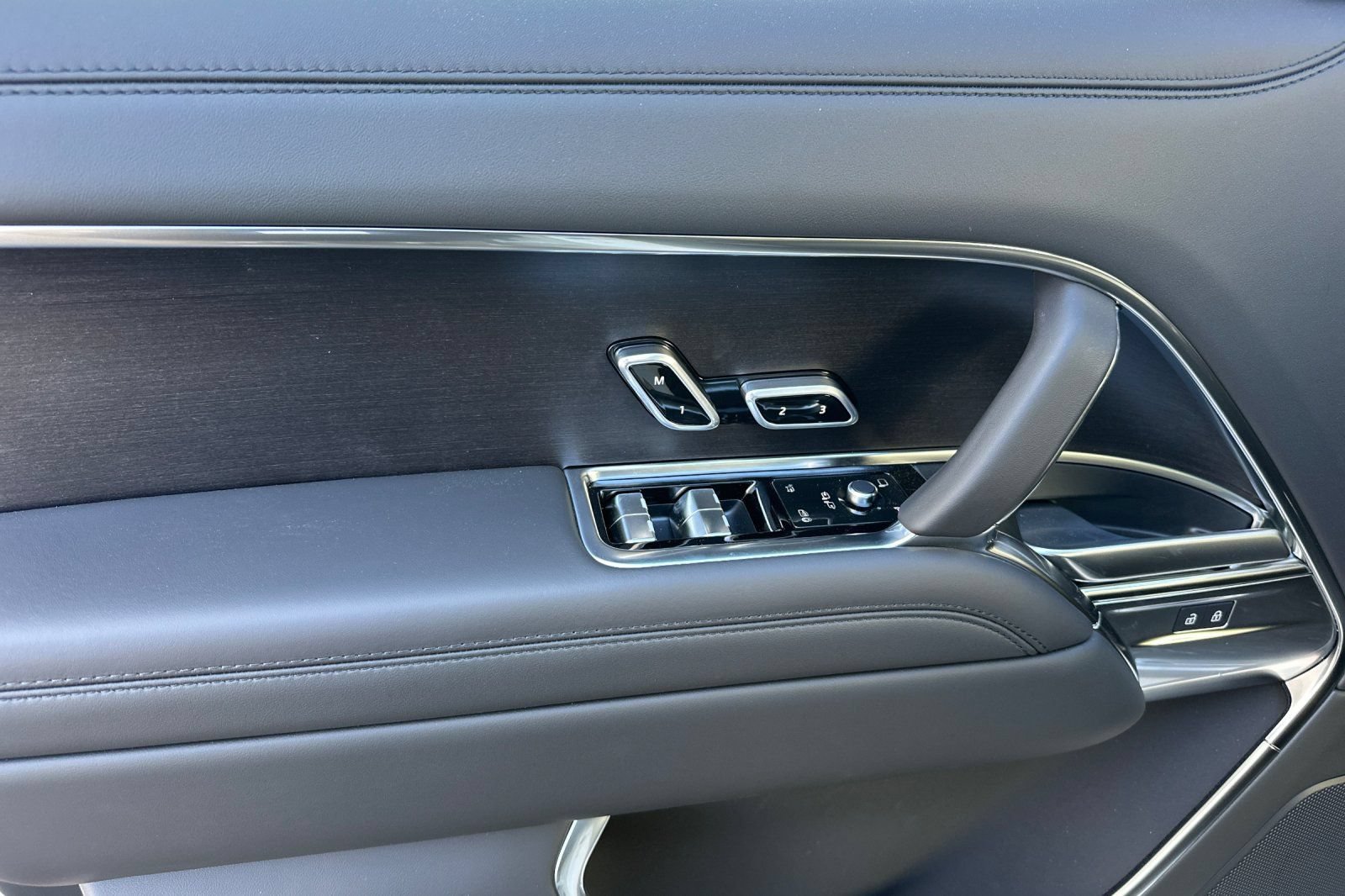 New 2026 Land Rover Range Rover SE AWD/4WD image 11