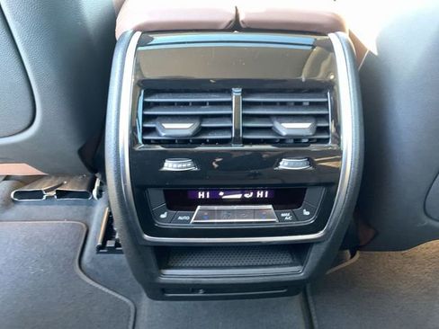 Used 2025 BMW X7 xDrive40i image 32