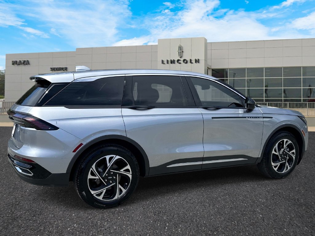 New 2026 Lincoln Nautilus Premier AWD/4WD image 3
