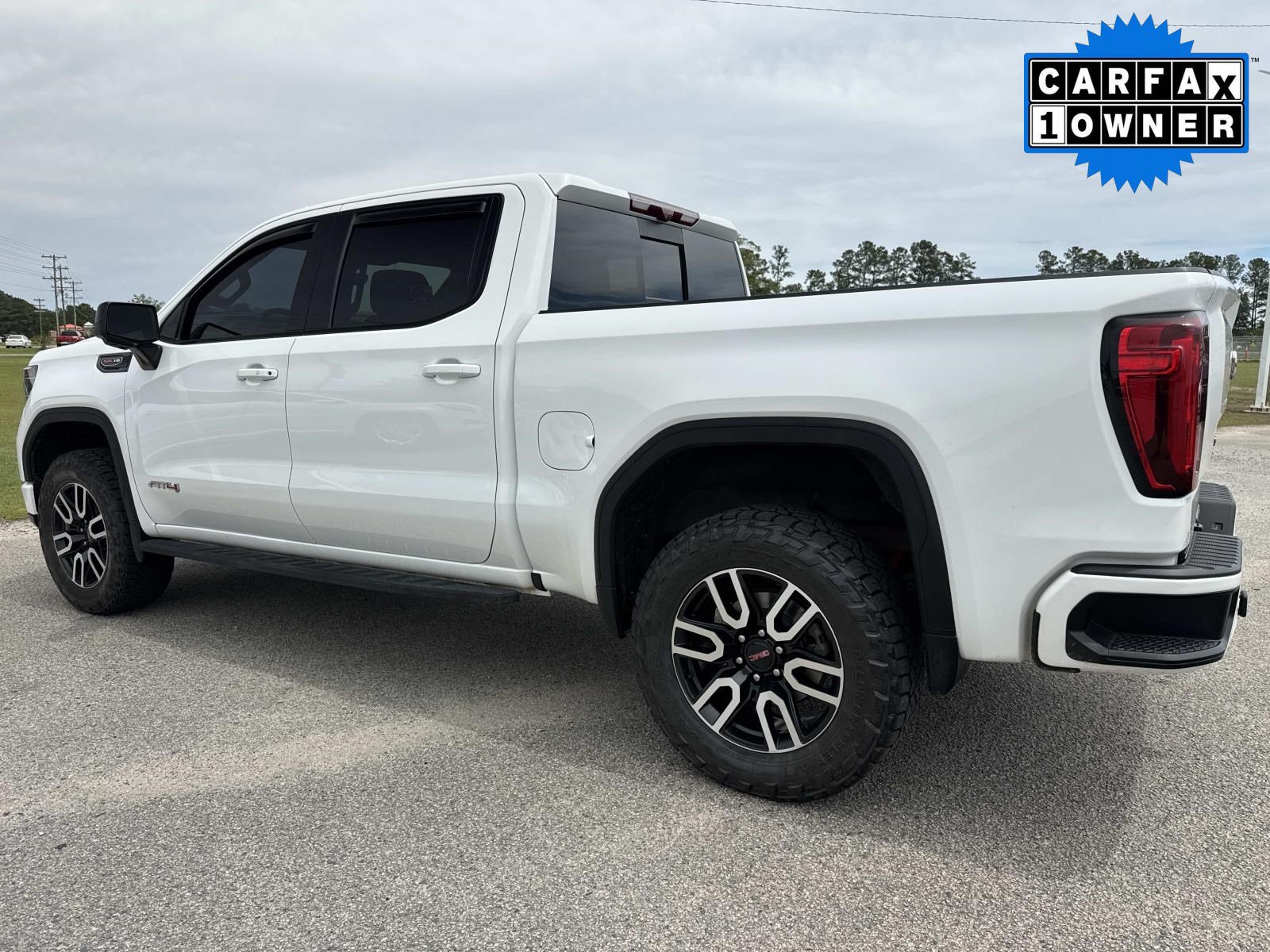 Used 2024 GMC Sierra 1500 AT4 w/ Technology Package AWD/4WD image 6