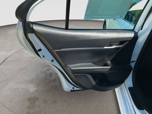 Used 2024 Toyota Camry SE FWD image 29