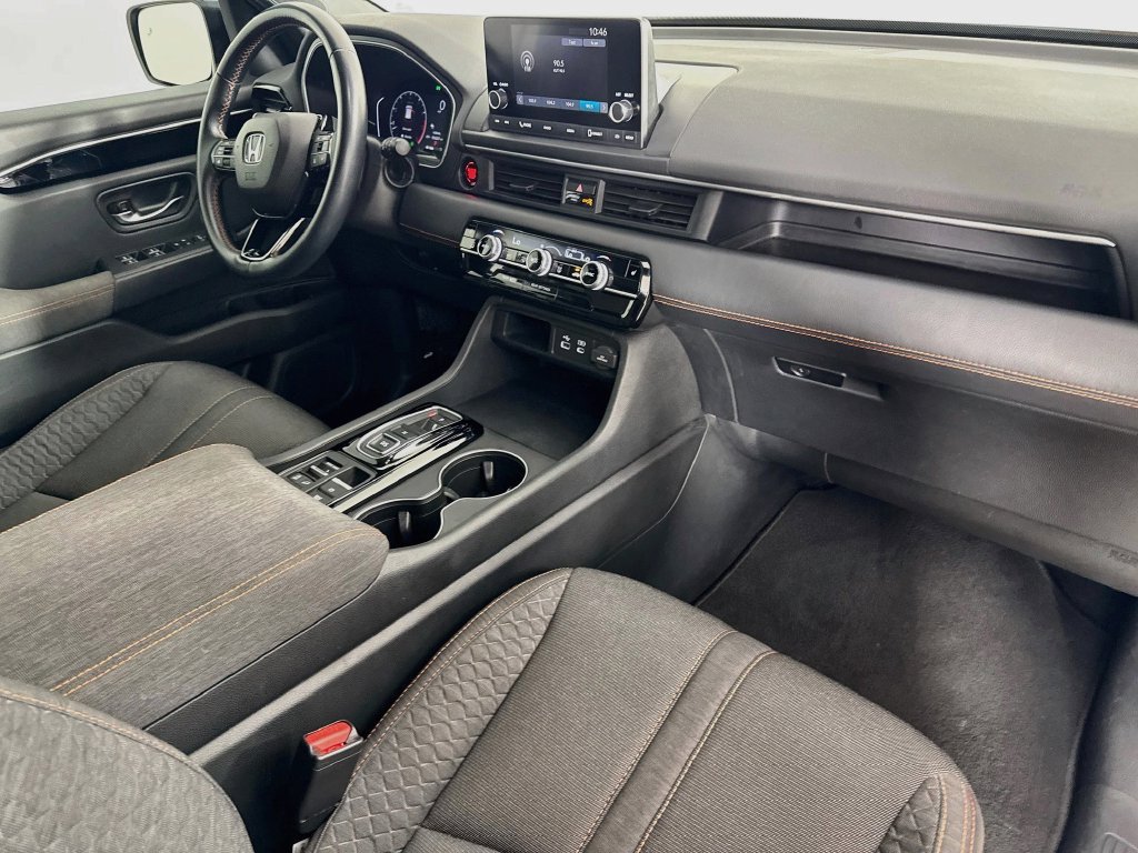 Used 2025 Honda Pilot Sport image 38