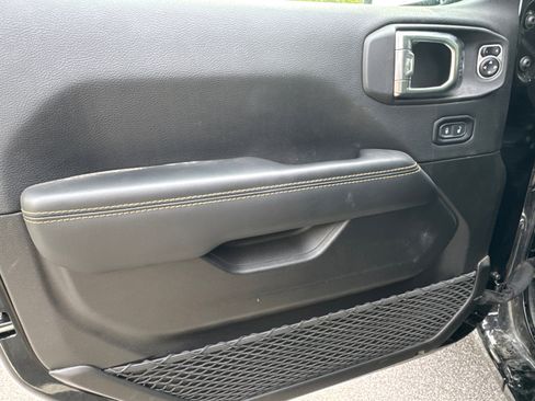 Used 2025 Jeep Wrangler Sahara w/ Safety Group image 10