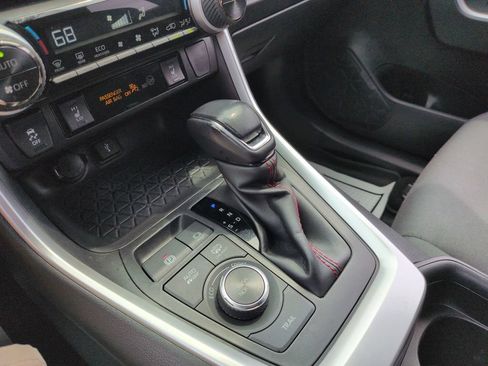 Used 2021 Toyota RAV4 SE AWD/4WD image 24