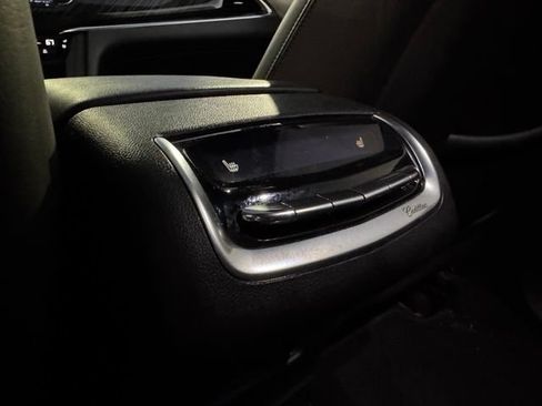 Used 2024 Cadillac XT6 Premium Luxury w/ Technology Package AWD/4WD image 12