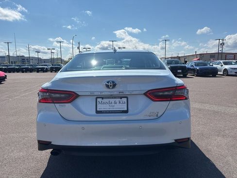 Used 2022 Toyota Camry XLE w/ Navigation Upgrade Package FWD image 6