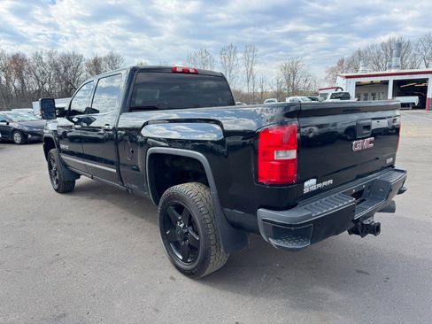Used 2016 GMC Sierra 2500 SLT w/ All-Terrain HD Package AWD/4WD image 3
