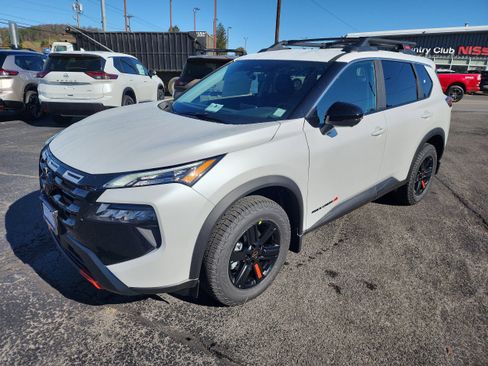 New 2026 Nissan Rogue SV image 4