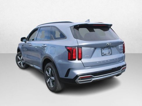 Used 2021 Kia Sorento EX w/ Panoramic Sunroof Package image 5