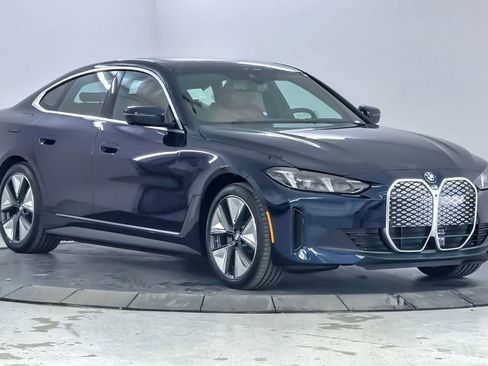 New 2026 BMW i4 eDrive40 w/ Premium Package RWD image 9