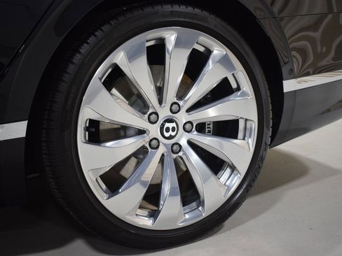 Certified 2020 Bentley Flying Spur W12 image 17
