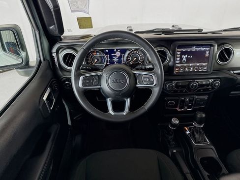 Used 2023 Jeep Wrangler Sahara image 21