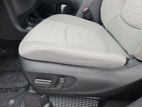Used 2022 Toyota Sienna LE FWD image 23