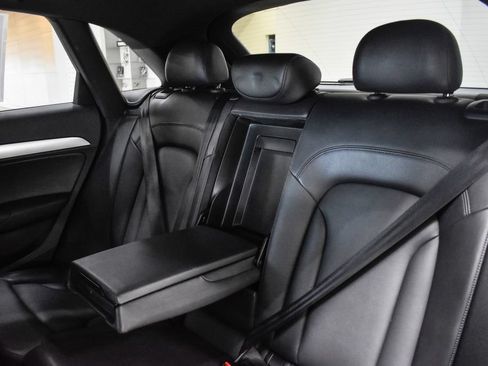 Used 2018 Audi Q3 2.0T Premium w/ Convenience Package AWD/4WD image 31