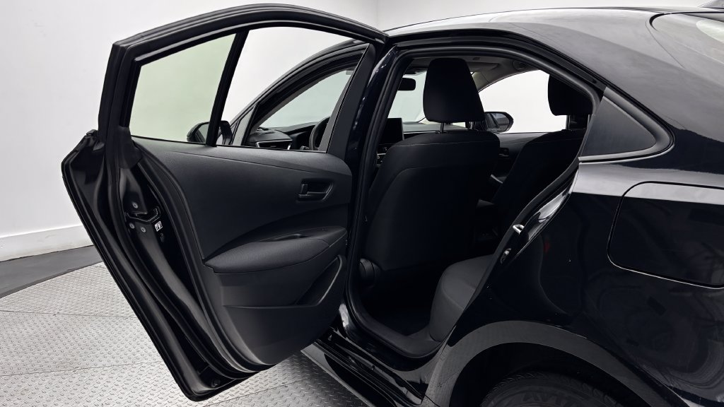 Used 2024 Toyota Corolla LE w/ LE Convenience Package FWD image 32