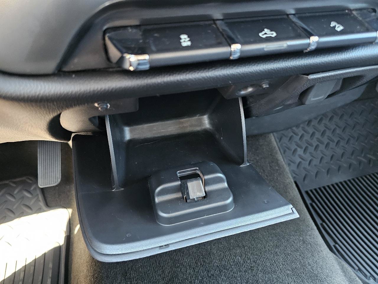 Used 2018 Chevrolet Silverado 1500 LT w/ Texas Edition AWD/4WD image 59