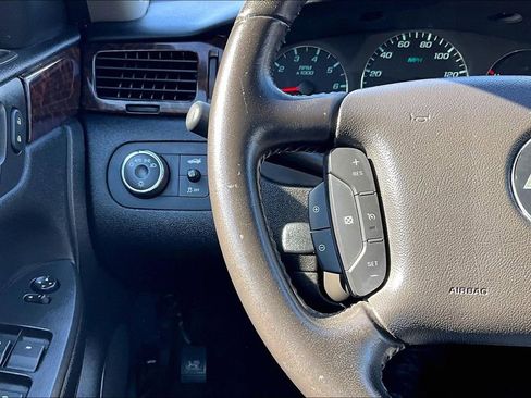 Used 2014 Chevrolet Impala LT w/ LT Sunroof Package image 25