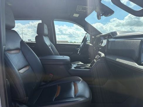 Used 2024 GMC Sierra 2500 AT4 w/ AT4 Premium Plus Package AWD/4WD image 14
