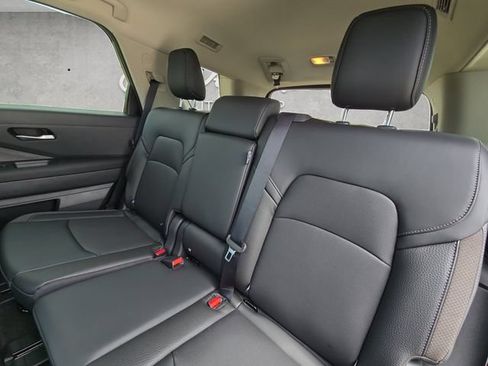 New 2026 Nissan Pathfinder SL FWD image 22
