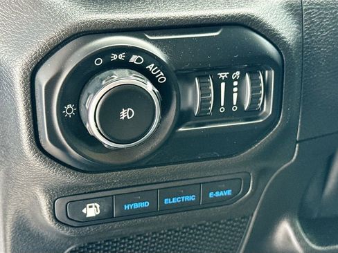 Used 2021 Jeep Wrangler Unlimited Rubicon 4xe w/ Cold Weather Group AWD/4WD image 11