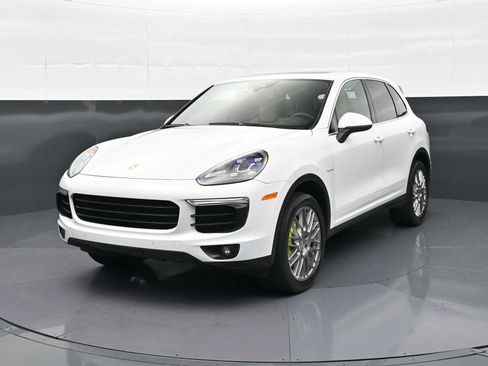 Used 2015 Porsche Cayenne S AWD/4WD image 1