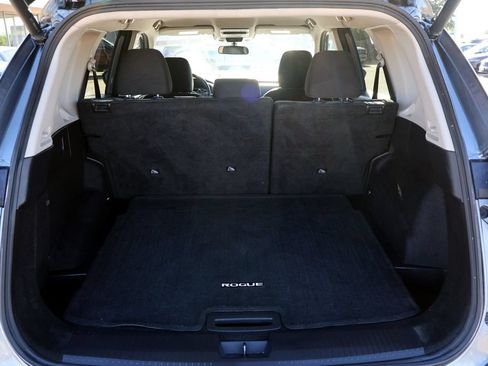 Used 2025 Nissan Rogue SV AWD/4WD image 10