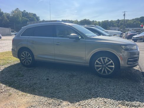 Used 2017 Audi Q7 3.0T Prestige AWD/4WD image 3