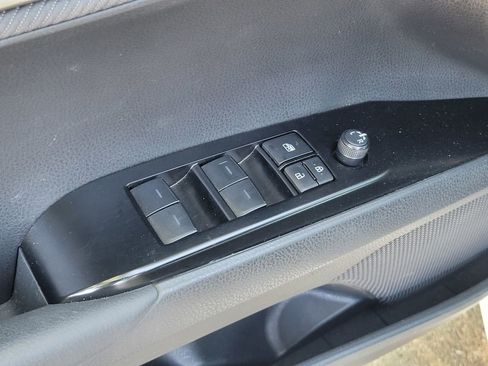 Used 2025 Toyota Camry SE image 16