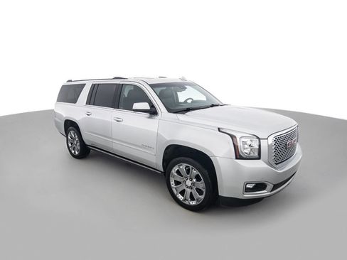 Used 2016 GMC Yukon XL Denali w/ Open Road Package AWD/4WD image 3