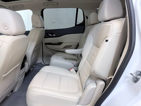 Used 2022 GMC Acadia Denali w/ Denali Ultimate Package FWD image 25
