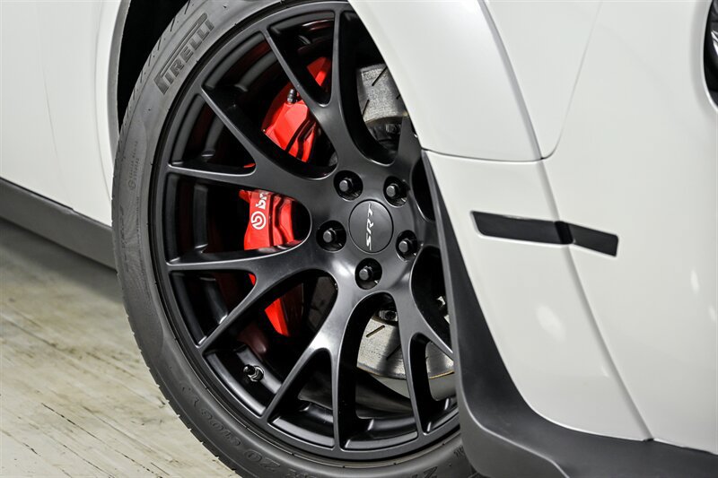 Used 2016 Dodge Challenger SRT Hellcat RWD image 3