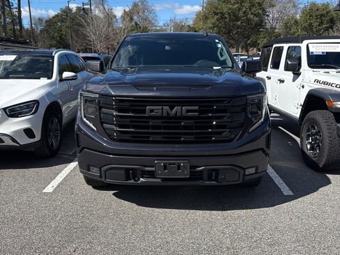 Used 2022 GMC Sierra 1500 Elevation image 3