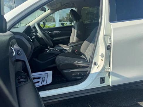 Used 2016 Nissan Rogue SV w/ SV Premium Package AWD/4WD image 6