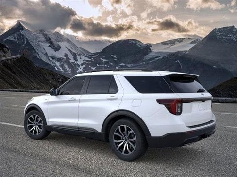 New 2025 Ford Explorer ST-Line image 4