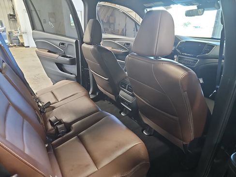 Used 2024 Honda Passport EX-L image 11