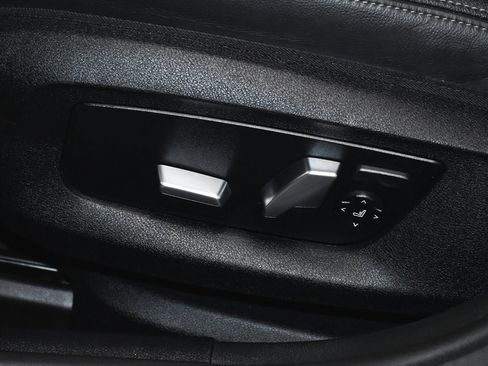 Used 2023 BMW 530i xDrive w/ Premium Package image 68