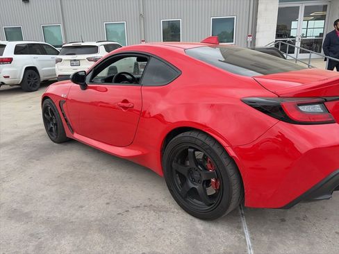 Used 2023 Toyota GR86 Premium w/ ALL Weather Mat Package (TMS) image 9