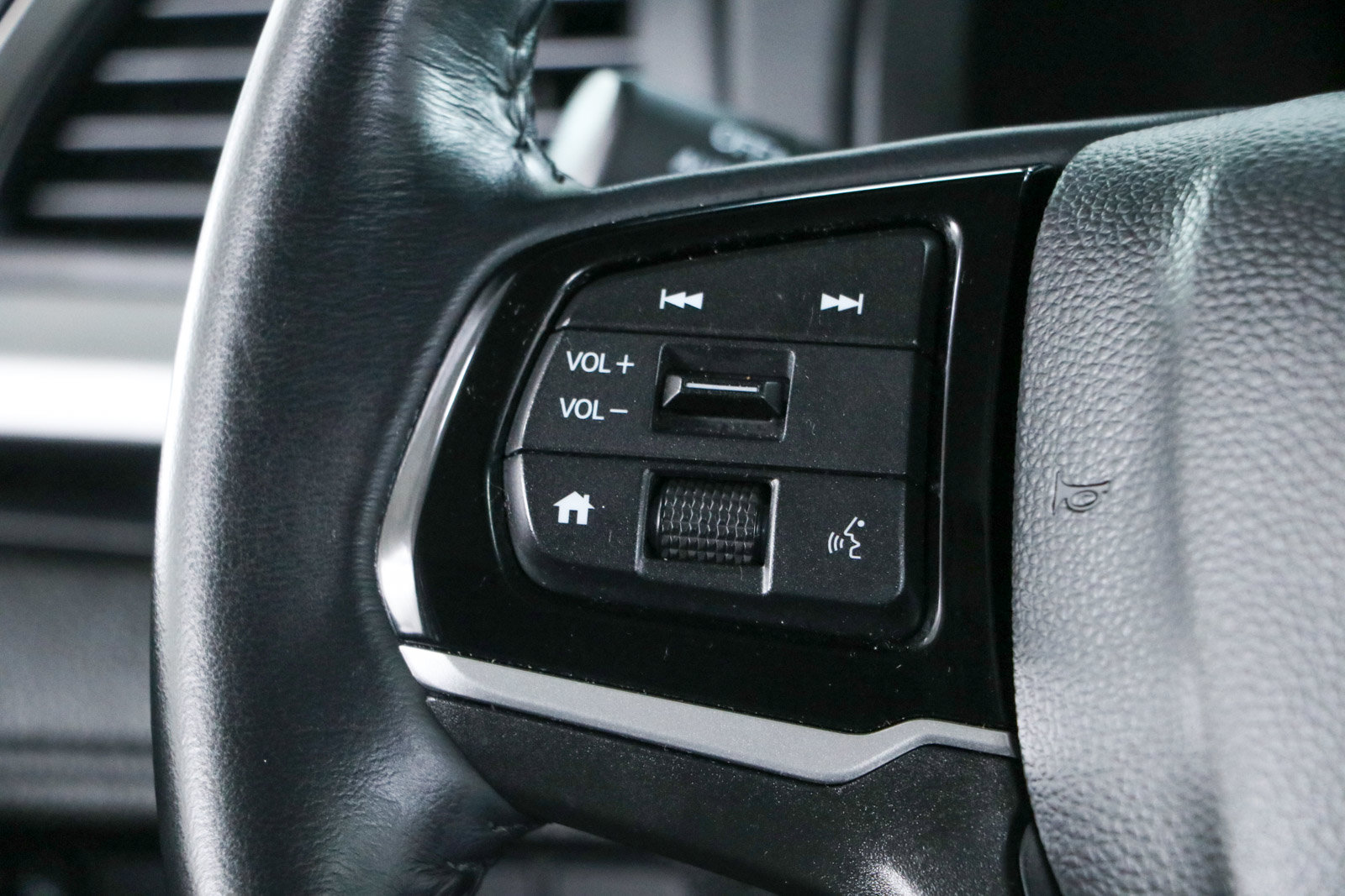 Used 2025 Honda Odyssey EX-L image 13