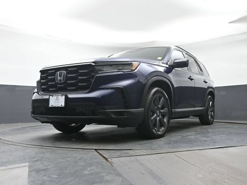 Used 2025 Honda Pilot Sport image 29